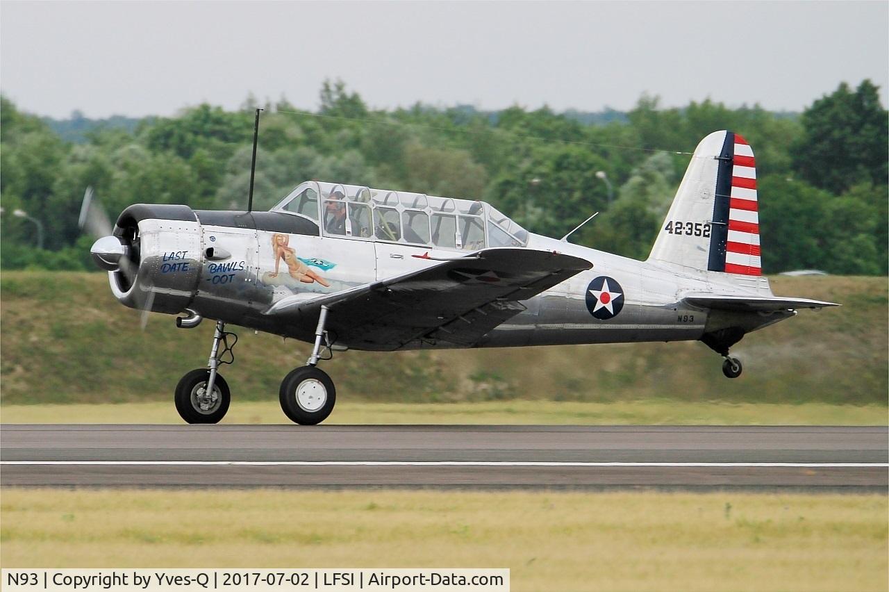 N93, 1943 Convair BT-13A Valiant C/N 9102, Convair BT-13A, Take off rwy 29, St Dizier-Robinson Air Base 113 (LFSI) Open day 2017