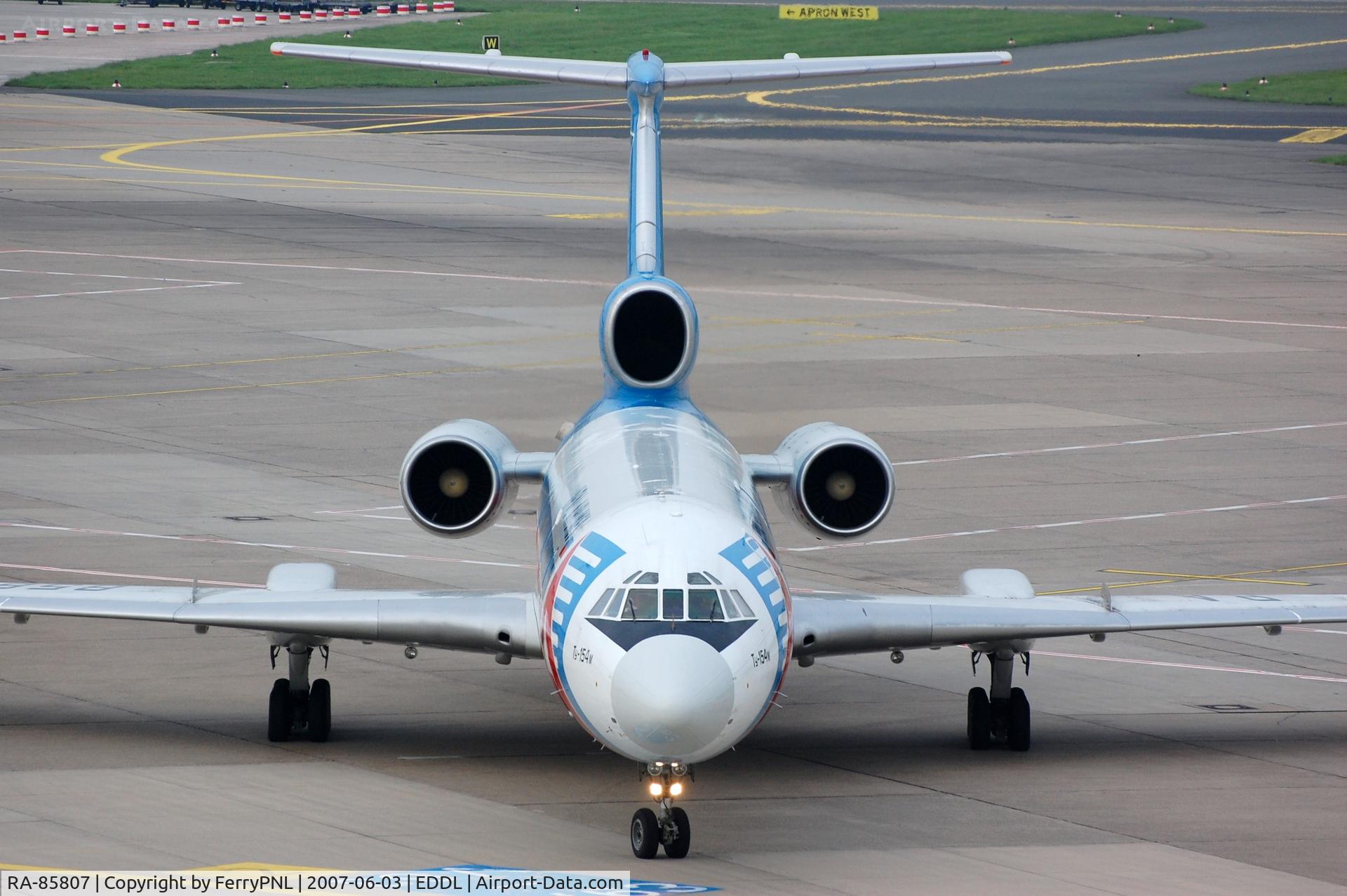 RA-85807, 1994 Tupolev Tu-154M C/N 94A988, Ural TU154 profile