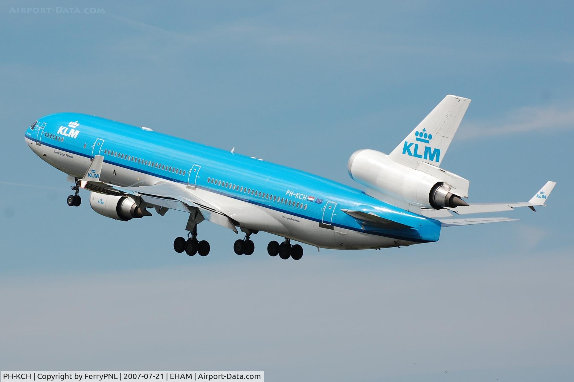 PH-KCH, 1995 McDonnell Douglas MD-11 C/N 48562, KLM MD11 lifting-off