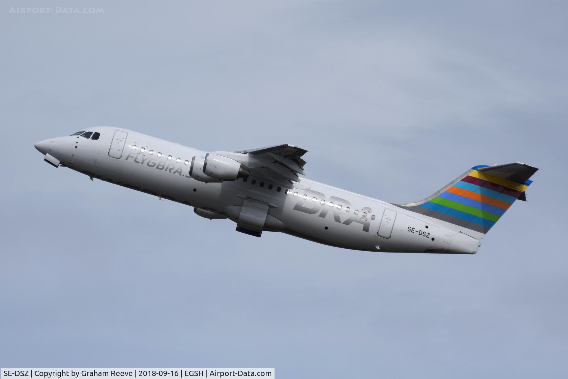 SE-DSZ, 2000 British Aerospace Avro 146-RJ100 C/N E3380, Departing from Norwich.