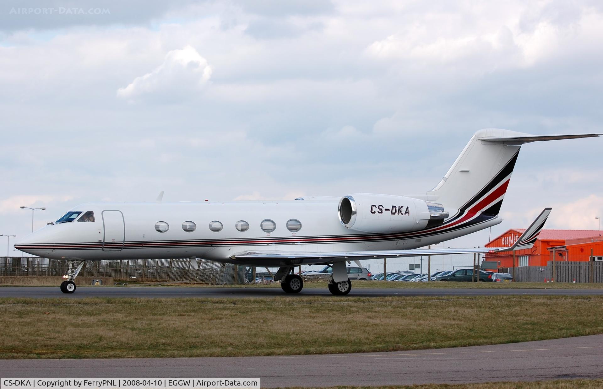 CS-DKA, 2002 Gulfstream IV C/N 1480, Netjets G4SP arriving in LTN