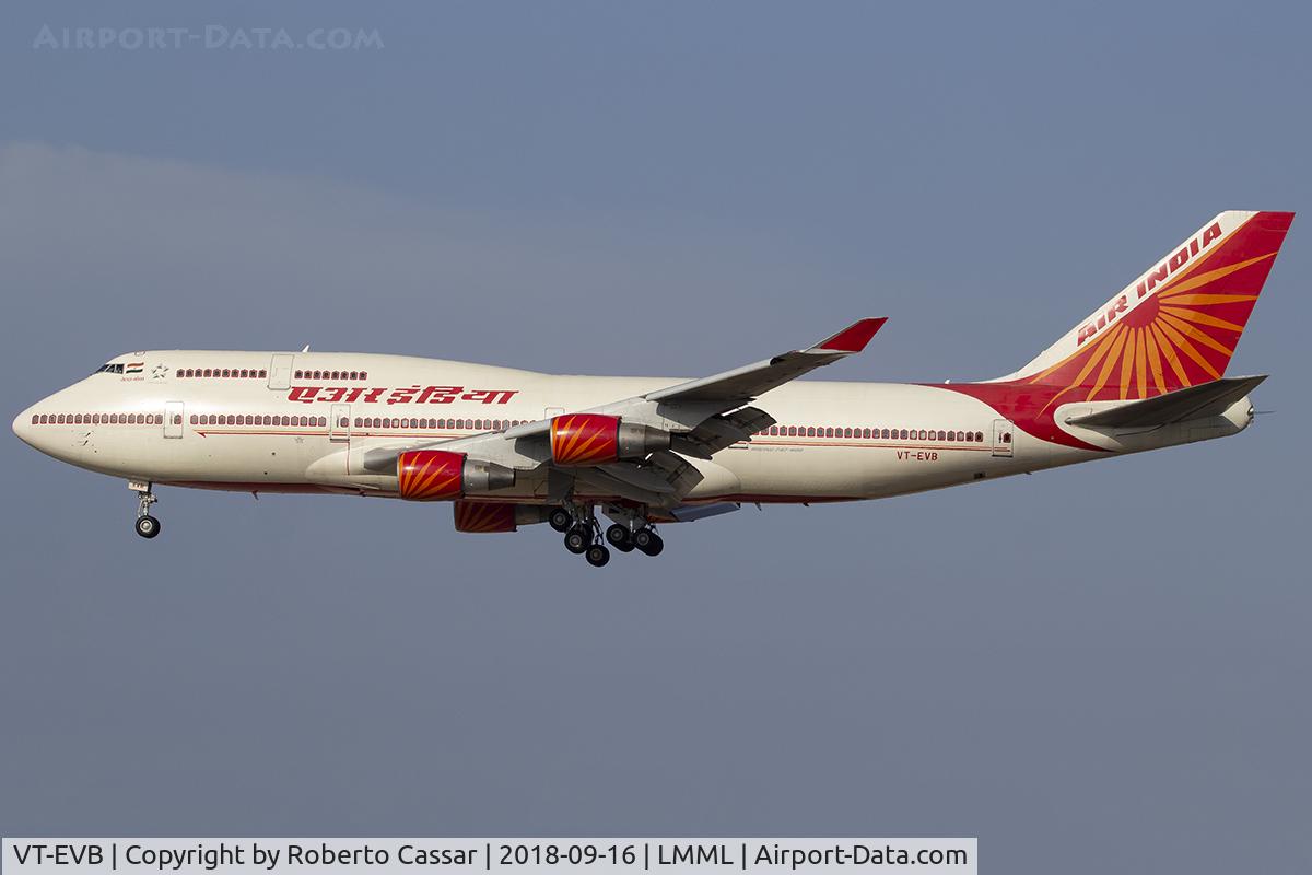 VT-EVB, 1996 Boeing 747-437 C/N 28095, Runway 31