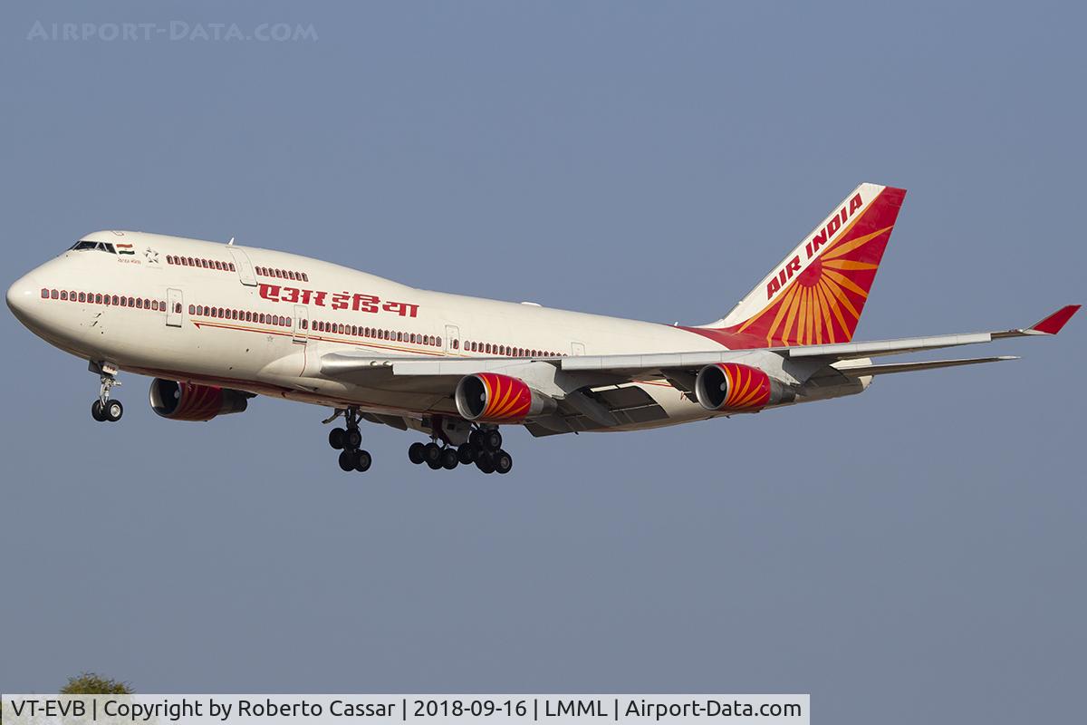 VT-EVB, 1996 Boeing 747-437 C/N 28095, Runway 31