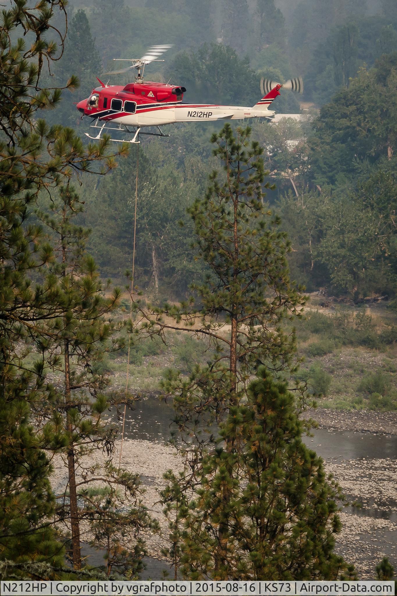 N212HP, 1979 Bell 212 C/N 30951, Getting a Refill; Clearwater River near Kamiah, ID, Wildfires 2015