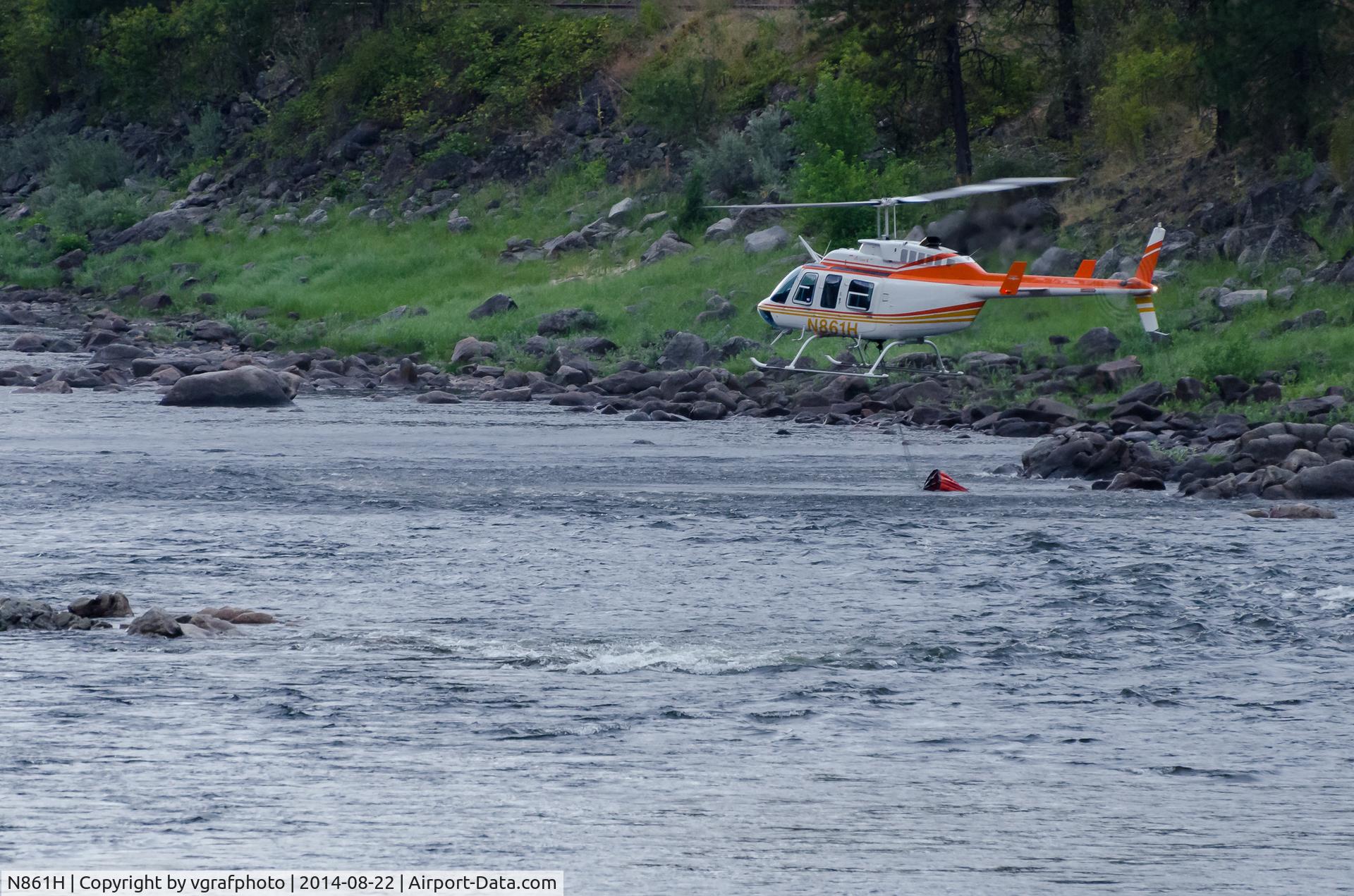 N861H, 1989 Bell 206L-3 LongRanger III C/N 51277, Fighting Wildfire along the Cleawater River near Kamiah, ID