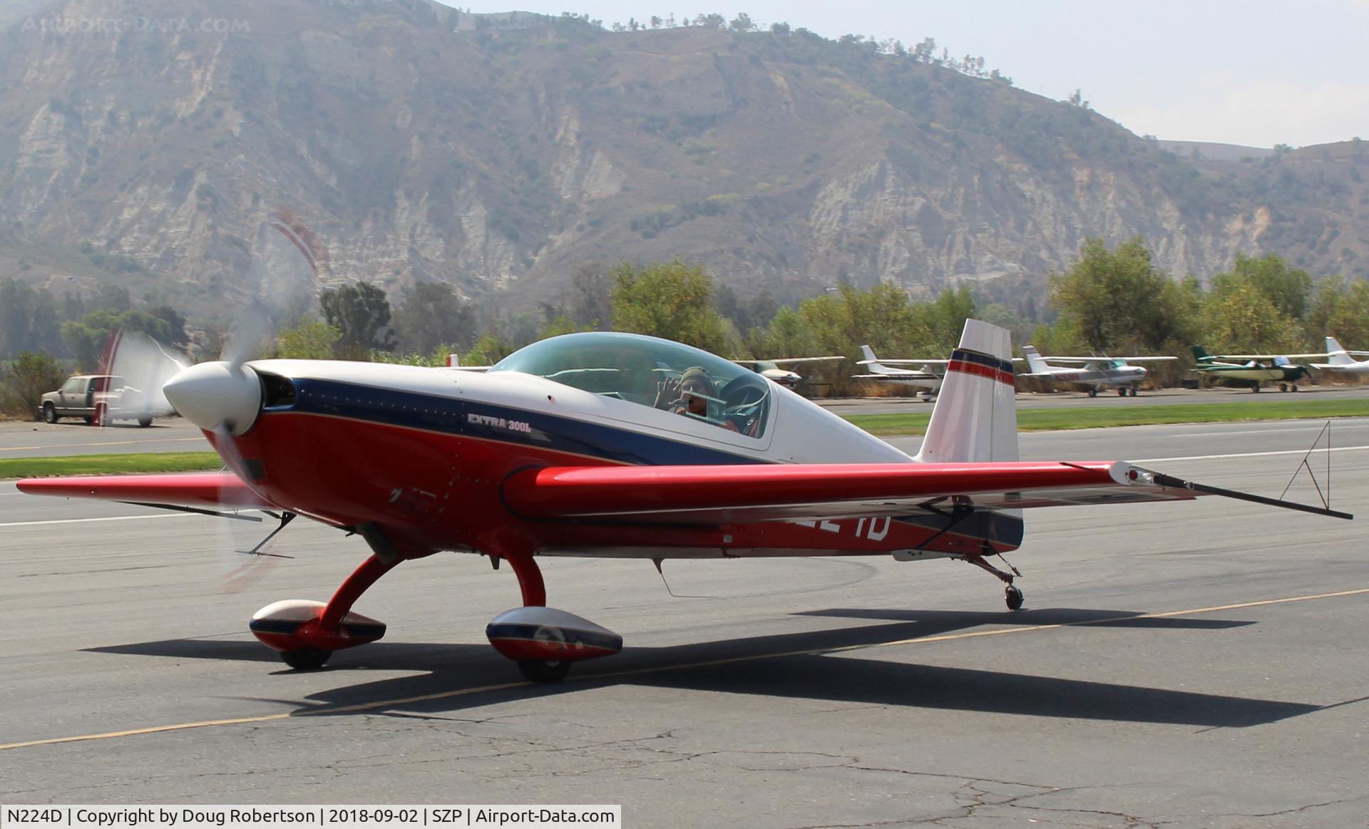 N224D, 1996 Extra EA-300/L C/N 028, 1996 Extra Flugzeugbau Gmbh EXTRA EA-300/L, Lycoming AEIO-540-L1B5 300 Hp, taxi