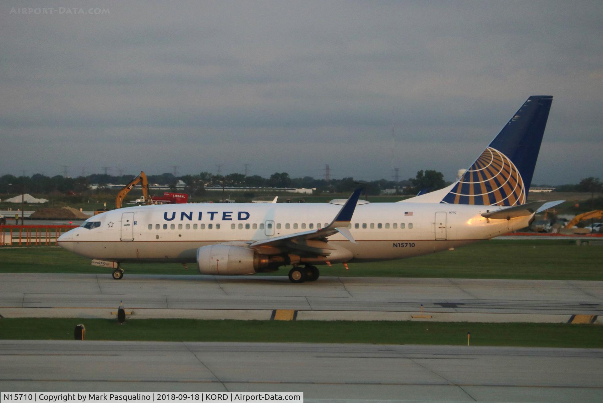 N15710, 1998 Boeing 737-724 C/N 28780, Boeing 737-724