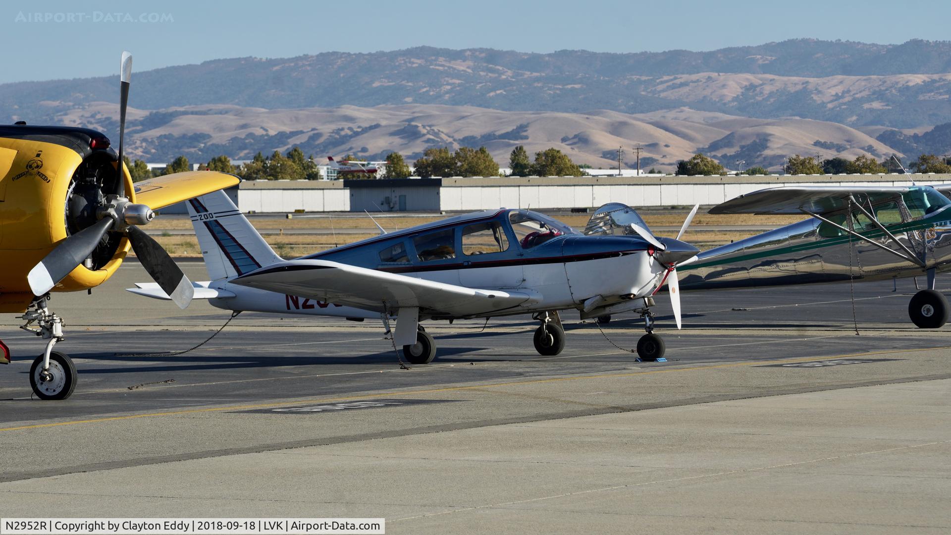 N2952R, 1969 Piper PA-28R-200 Arrow II C/N 28R-35344, Livermore Airport California 2018.
