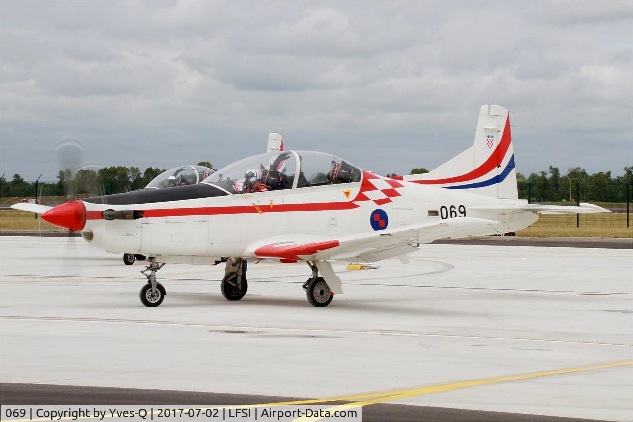 069, Pilatus PC-9M C/N 632, Pilatus PC-9M, Croatian Air Force aerobatic team, Taxiing to rwy 29, St Dizier-Robinson Air Base 113 (LFSI) Open day 2017