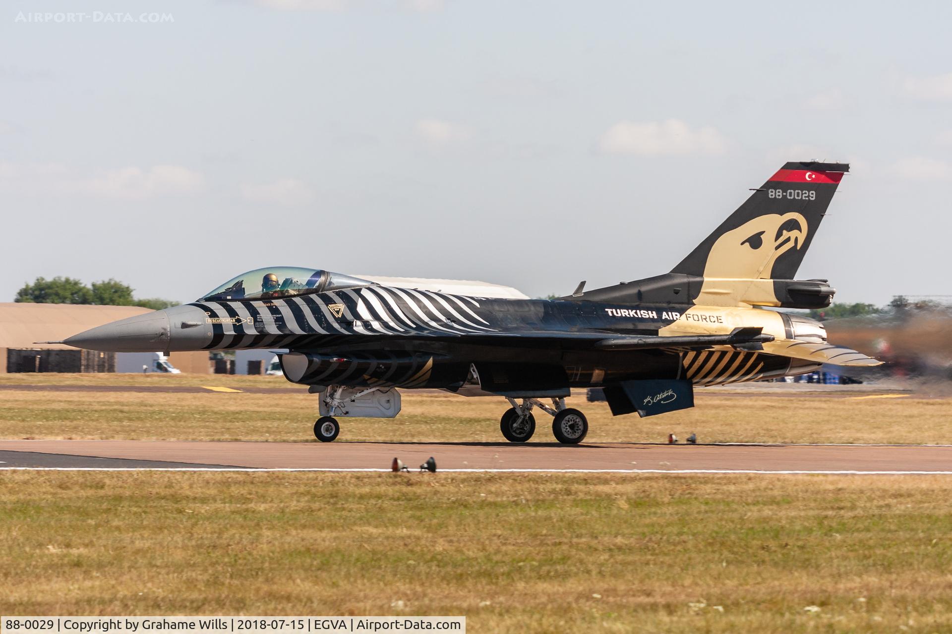 88-0029, TAI (Turkish Aerospace Industries) F-16C Fighting Falcon C/N 4R-31, F-16C 88-0029 SOLOTURK 141 Filo Turkish AF, Fairford 15/7/18