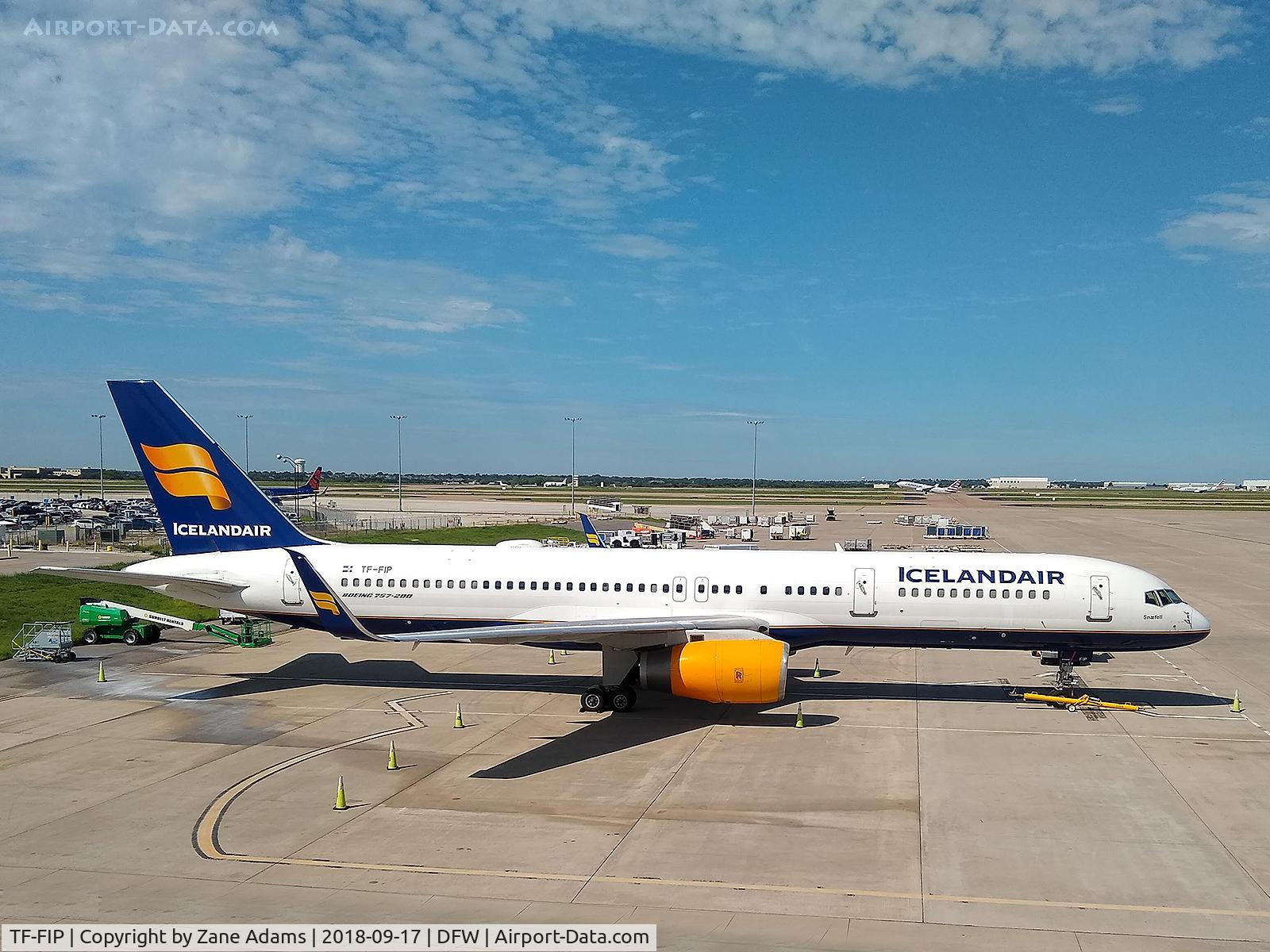 TF-FIP, 2000 Boeing 757-208 C/N 30423, Iceland Air at DFW Airport