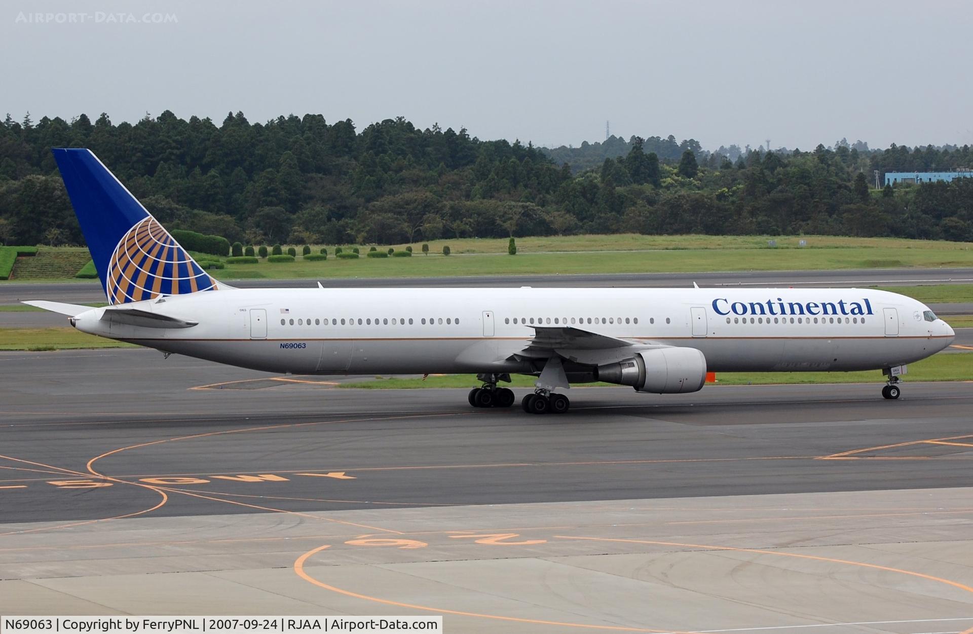 N69063, 2002 Boeing 767-424/ER C/N 29458, Continental B764