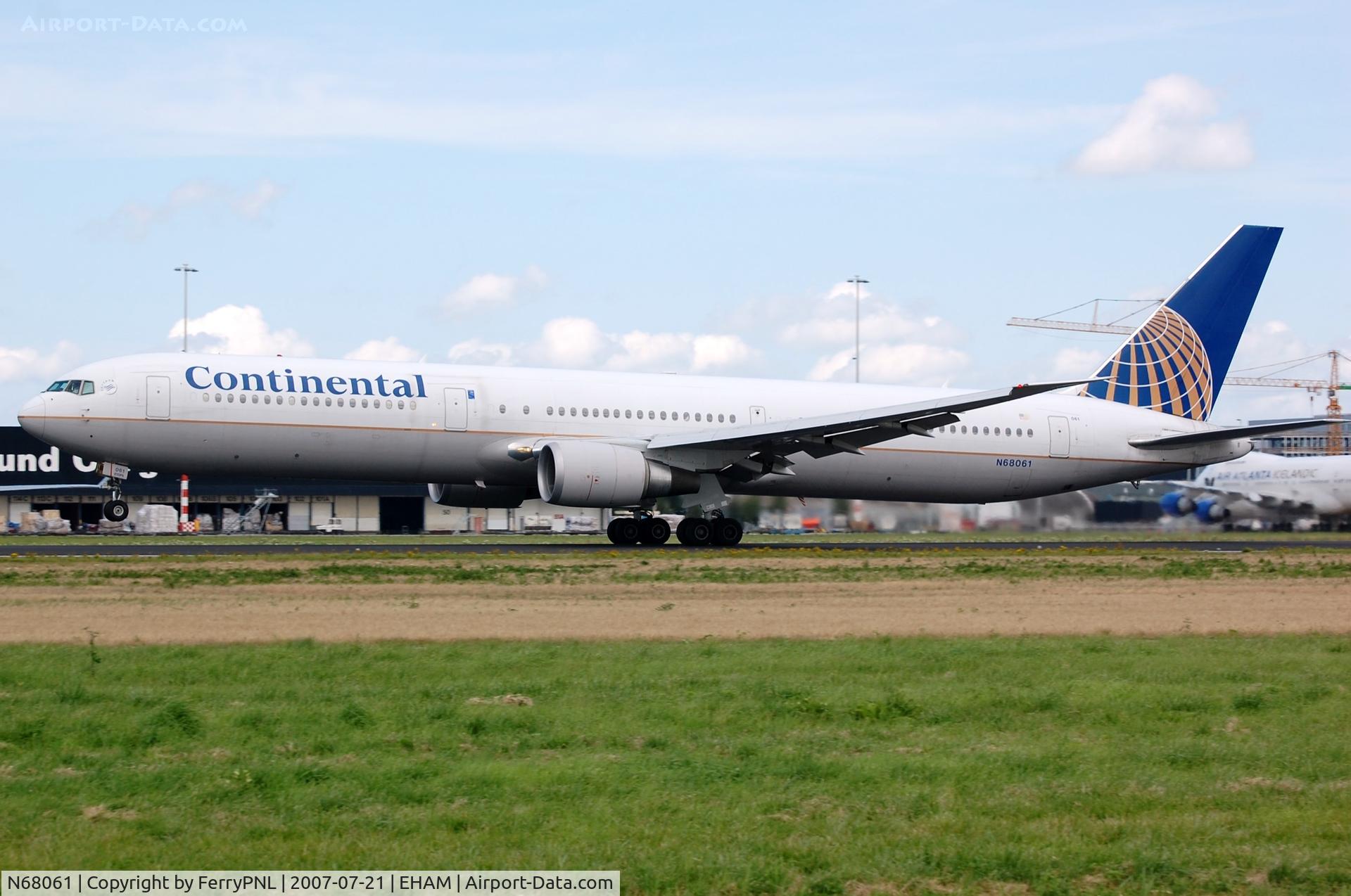 N68061, 2002 Boeing 767-424/ER C/N 29456, Continental B764 departing AMS