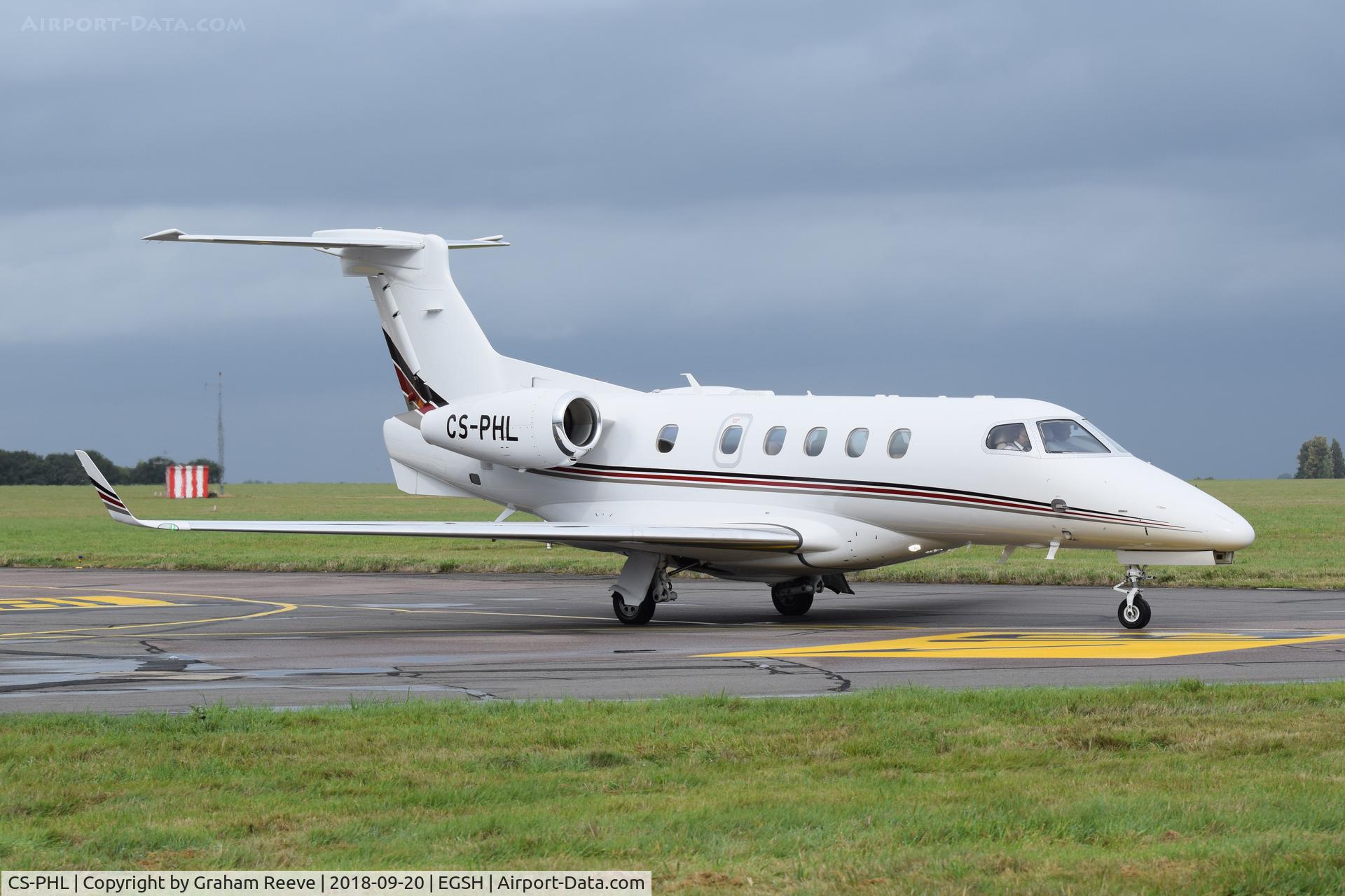 CS-PHL, 2018 Embraer EMB-505 Phenom 300 C/N 50500460, Departing from Norwich.