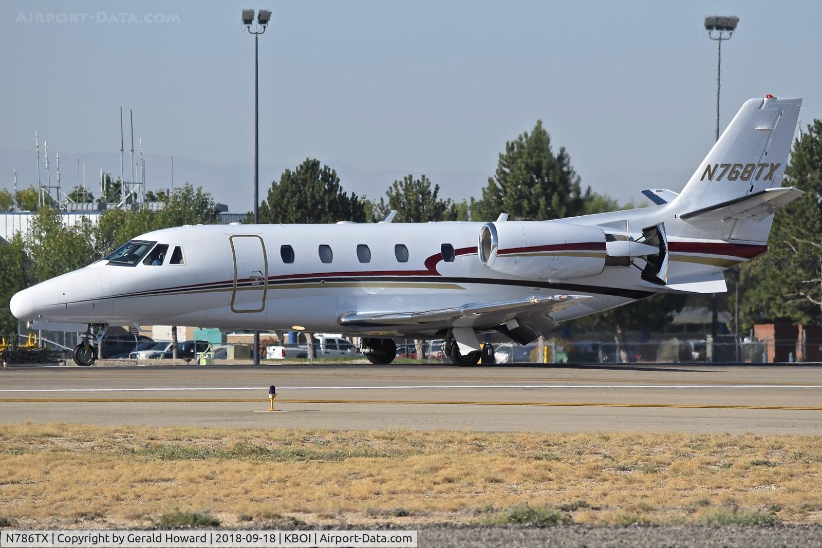 N786TX, 2008 Cessna 560XL Citation XLS C/N 560-5786, Landing roll out on RWY 10R.