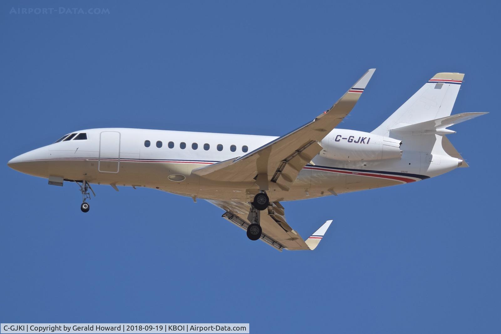 C-GJKI, 2006 Cessna 680 Citation Sovereign C/N 680-0071, Landing RWY 28L.