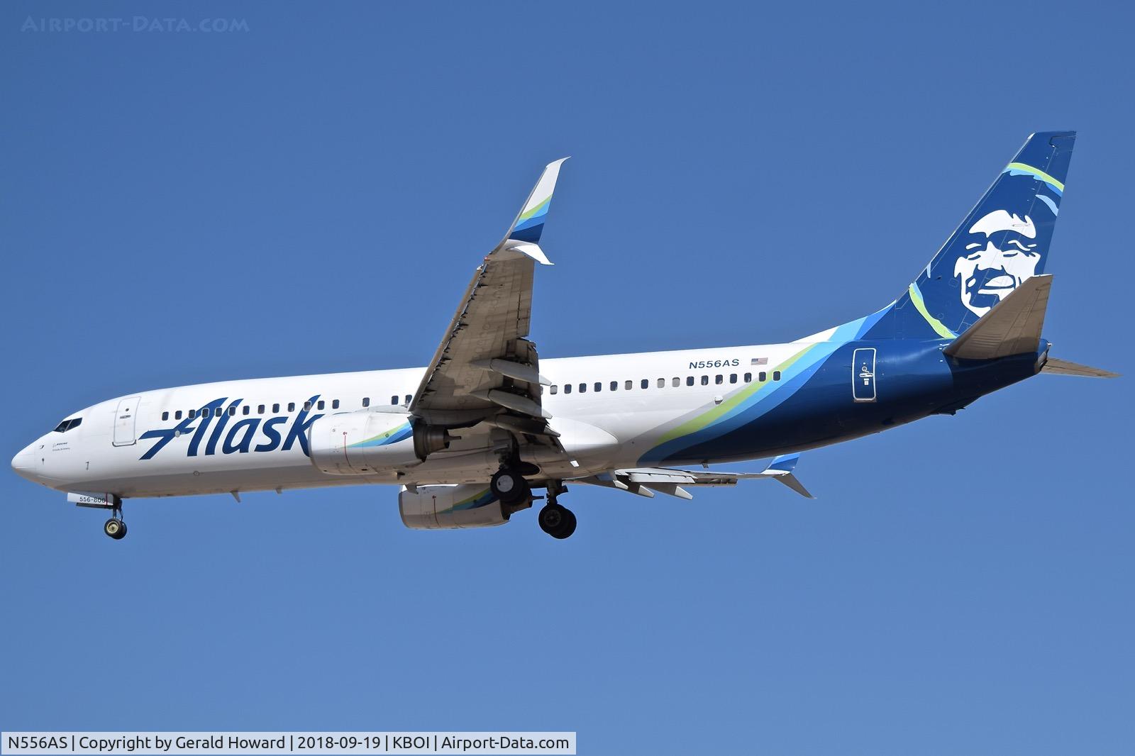 N556AS, 2006 Boeing 737-890 C/N 35175, Landing RWY 28L.