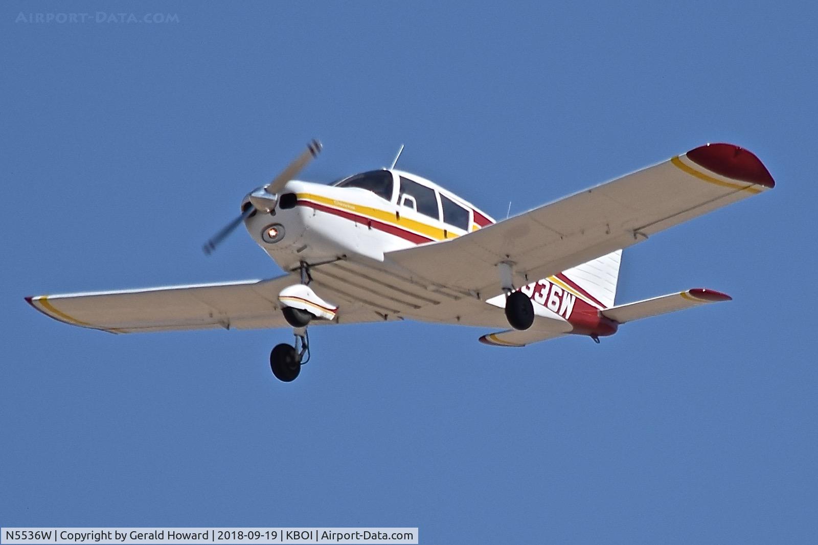 N5536W, 1962 Piper PA-28-160 Cherokee C/N 28-626, Landing RWY 28L.