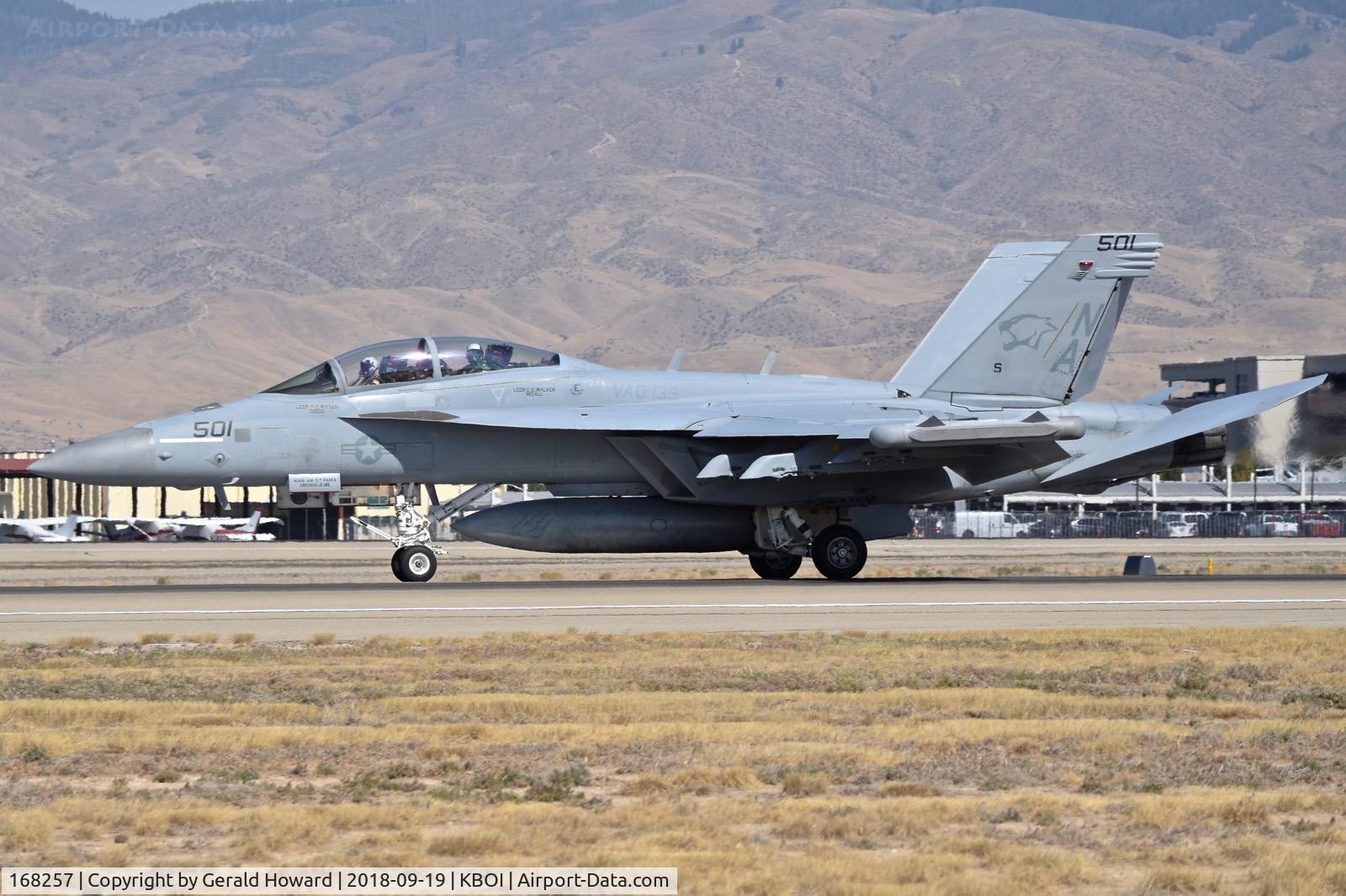 168257, Boeing EA-18G Growler C/N G-39, Landing roll out on RWY 28L.