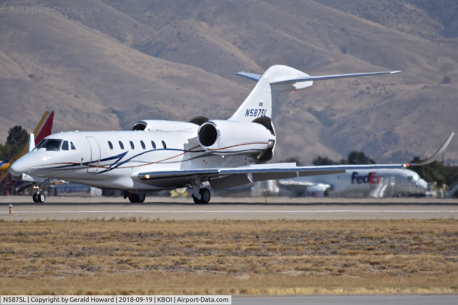 N587SL, 2017 Cessna 750 Citation X Citation X C/N 750-0526, Landing roll out on RWY 28L.