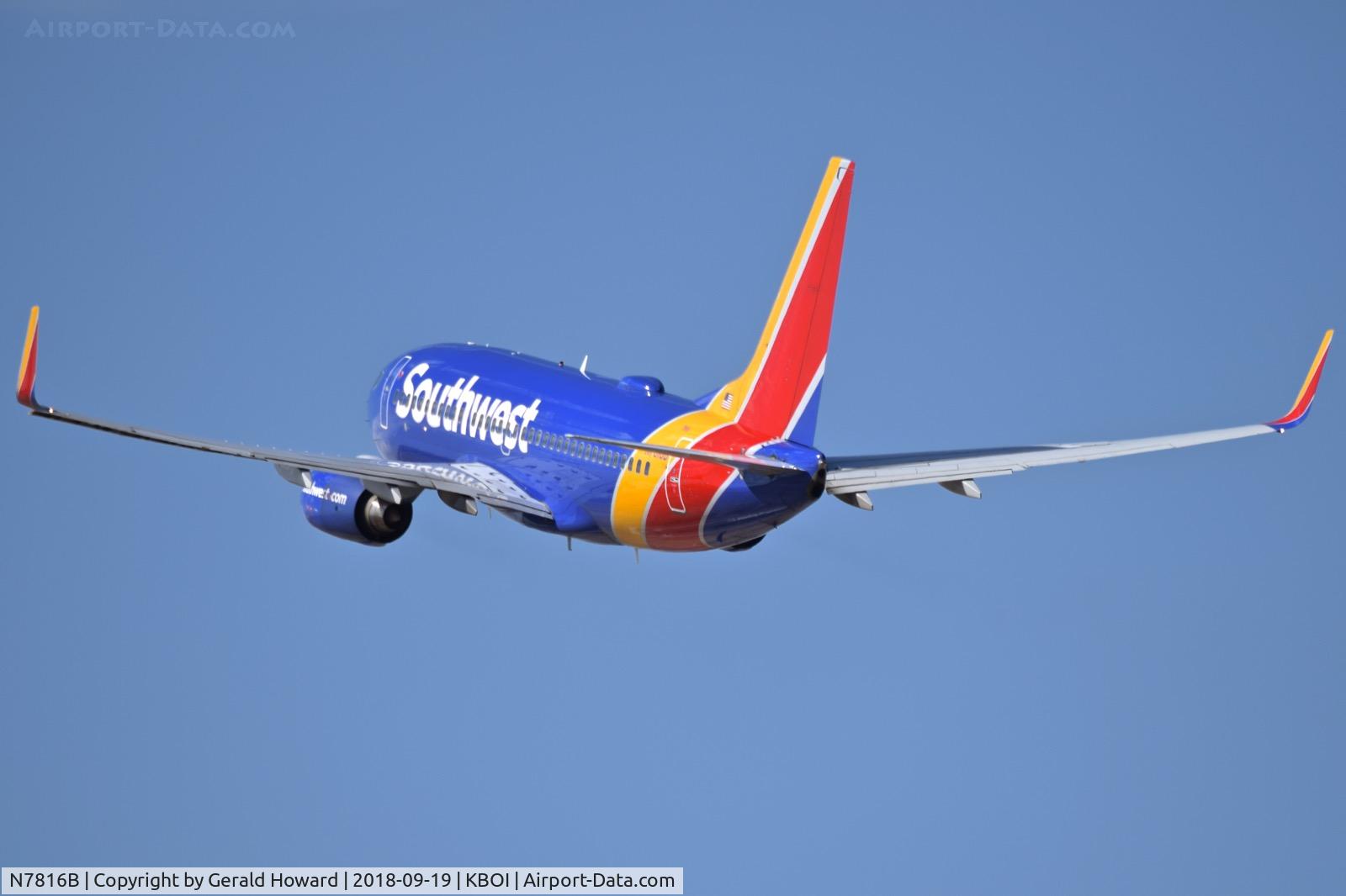 N7816B, 1999 Boeing 737-7L9 C/N 28009, Departing BOI.