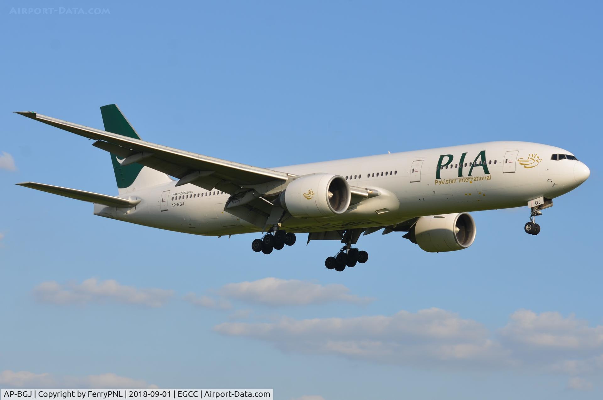 AP-BGJ, 2003 Boeing 777-240/ER C/N 33775, Evening arrival of PIA B772