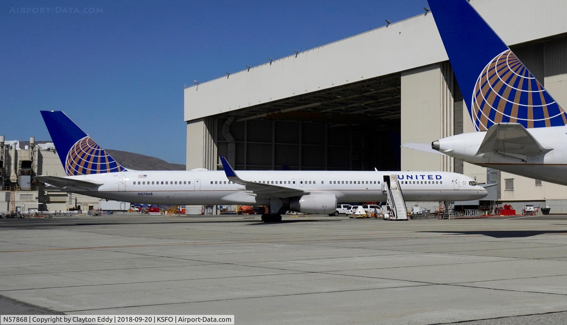 N57868, 2002 Boeing 757-33N C/N 32590, SFO 2018.