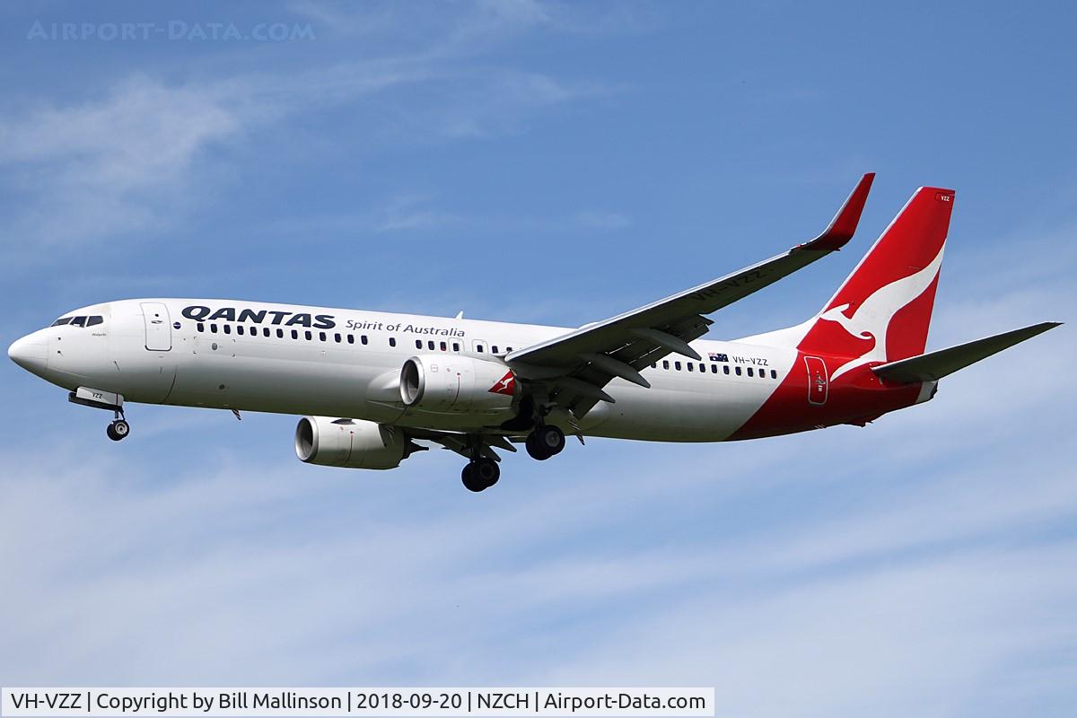 VH-VZZ, 2011 Boeing 737-838 C/N 39445, QF135 from BNE