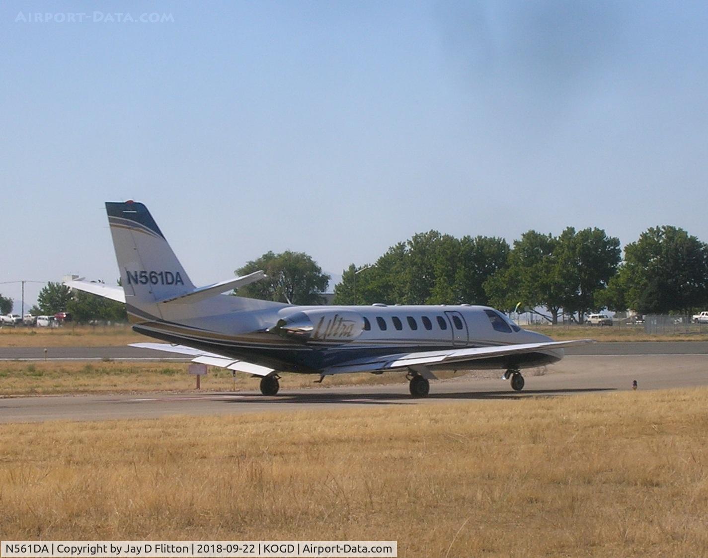 N561DA, 1995 Cessna 560 C/N 5600314, Ready to take off at KOGD