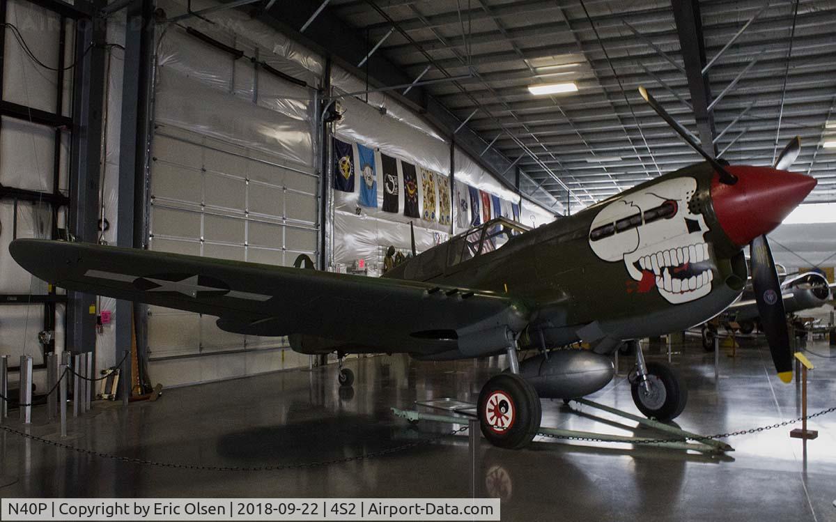 N40P, 1943 Curtis Wright P-40N C/N 42-104640, Lulu Belle at WAAM