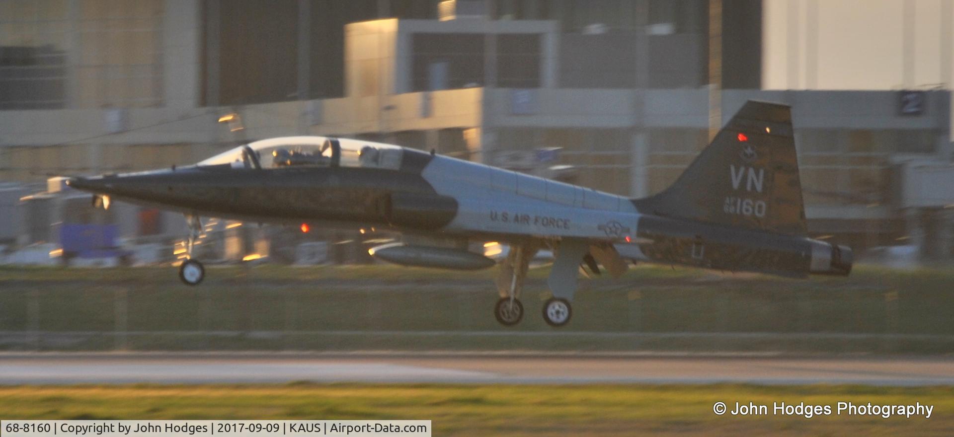 68-8160, Northrop T-38A Talon C/N T.6165, Coming into KAUS at Sunset