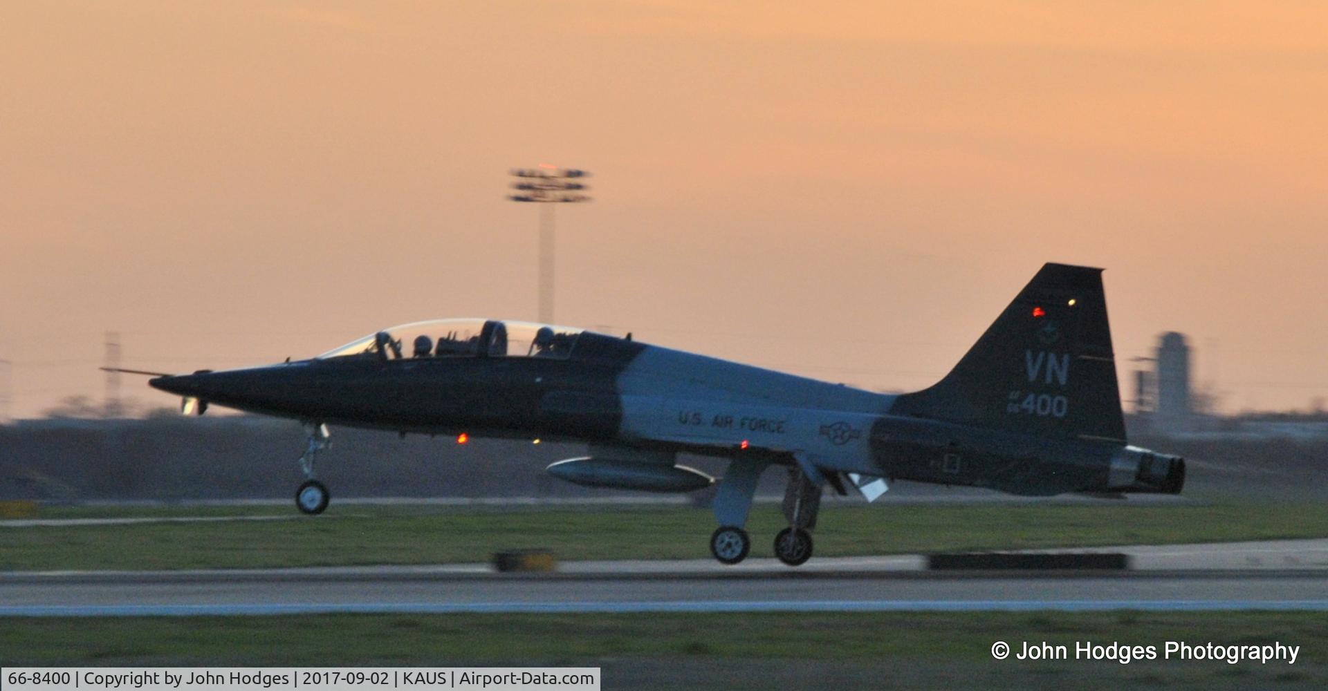 66-8400, 1966 Northrop T-38C Talon C/N N.5985, Coming into KAUS at Sunset