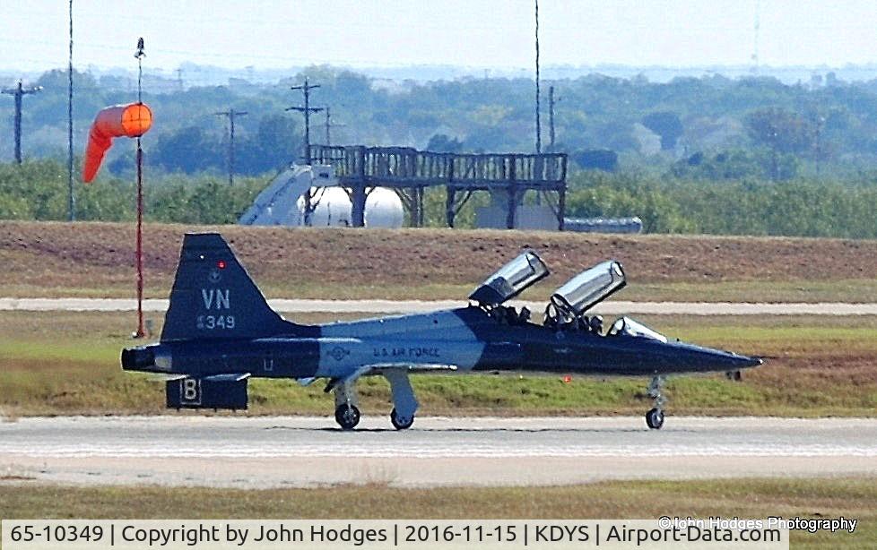 65-10349, Northrop T-38C Talon C/N N.5768, Taking off from KDYS