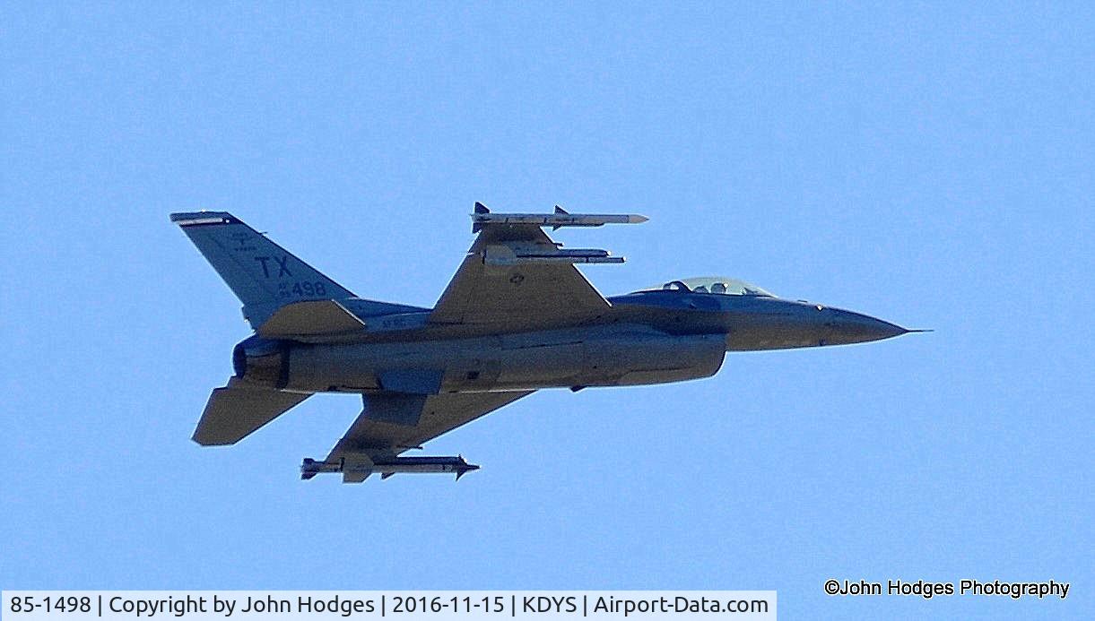 85-1498, 1985 Lockheed Martin F-16C Fighting Falcon C/N 5C-278, Doing an option at KDYS