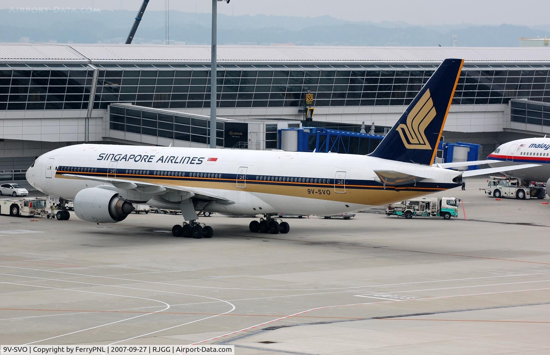 9V-SVO, 2004 Boeing 777-212/ER C/N 28533, Singapore B772 at the gate in NGO
