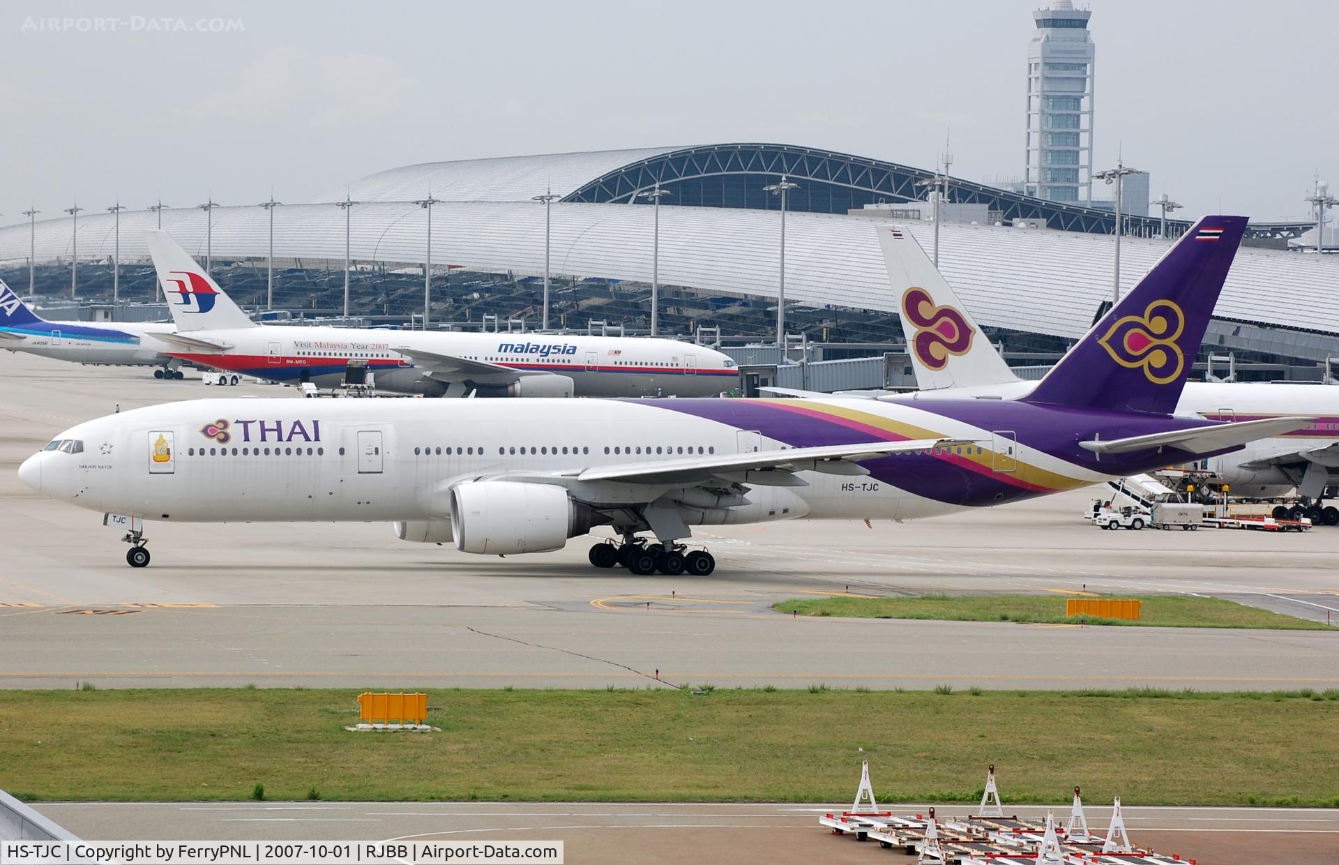 HS-TJC, 1996 Boeing 777-2D7 C/N 27728, Thai B772 in KIX