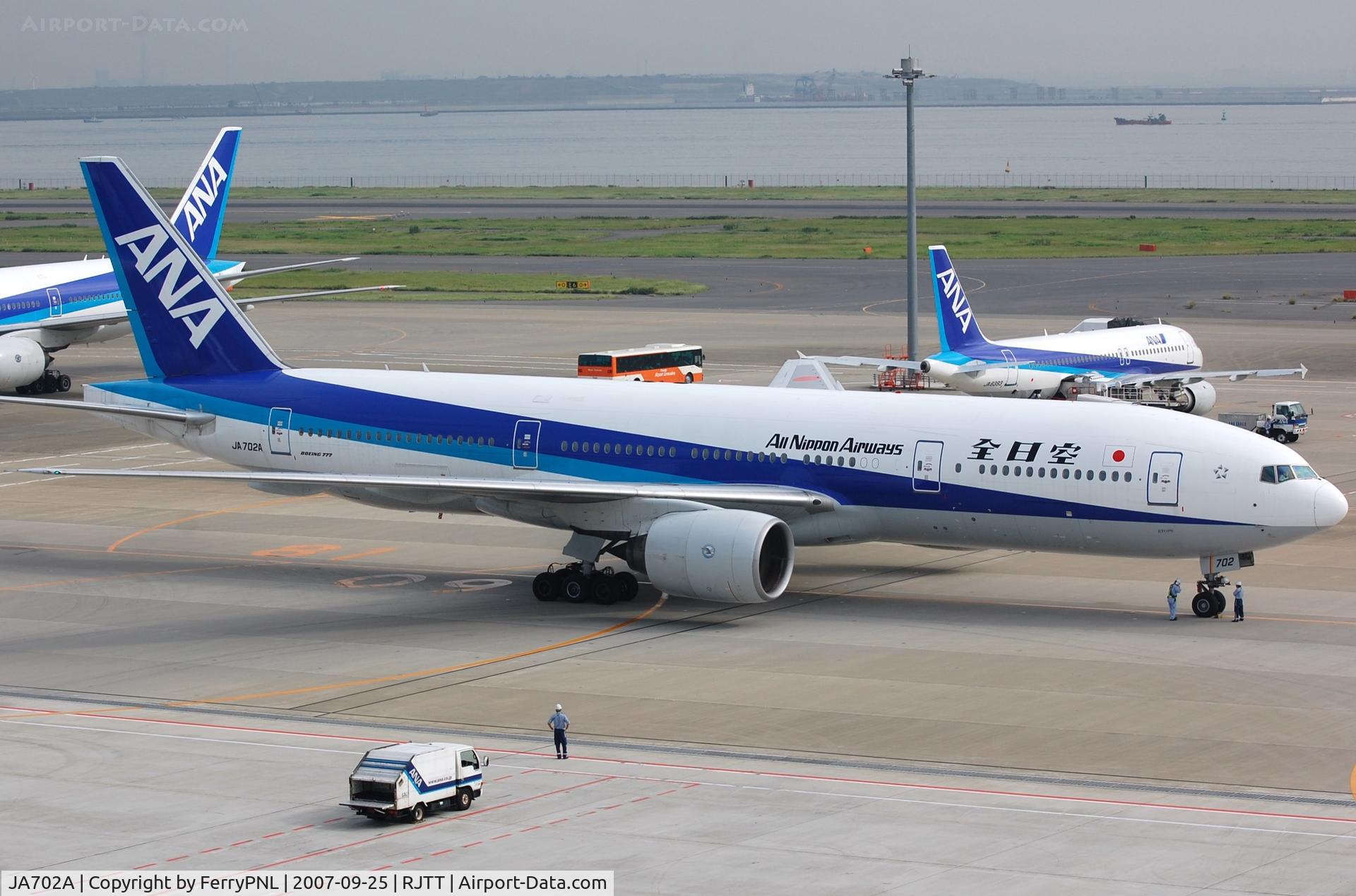JA702A, 1997 Boeing 777-281 C/N 27033, ANA B772 ready for its next domestic flight