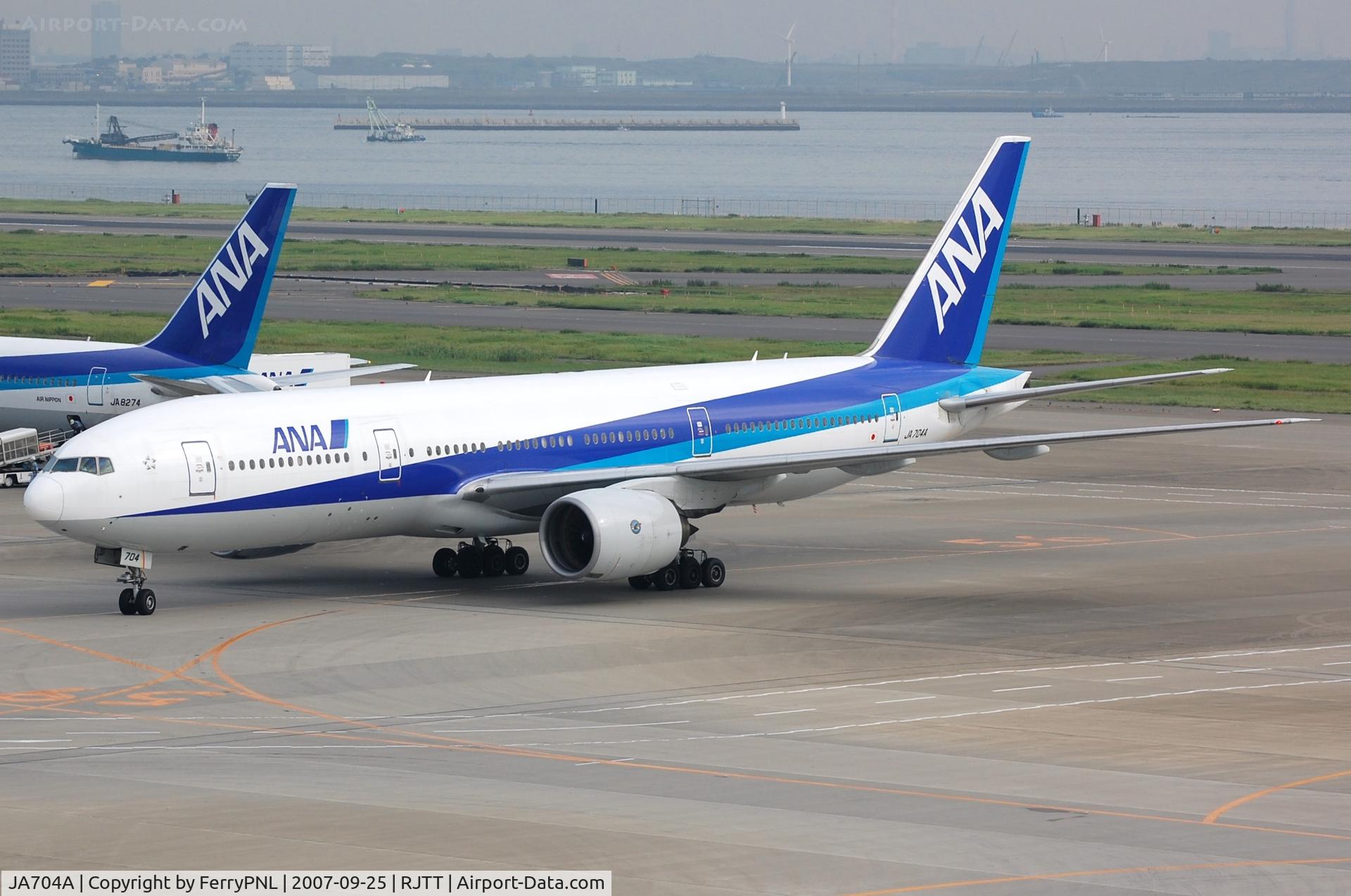 JA704A, 1998 Boeing 777-281 C/N 27035, ANA B772