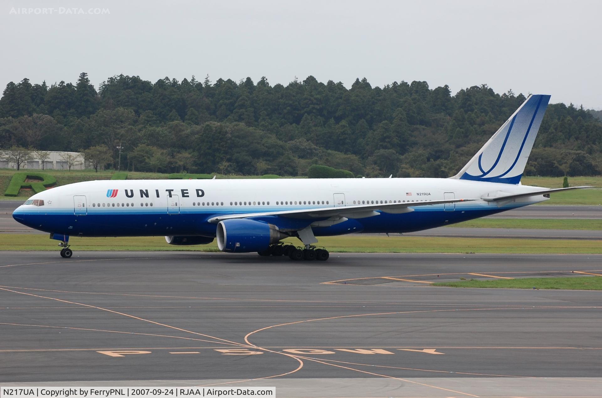 N217UA, 2000 Boeing 777-222 C/N 30550, United B772
