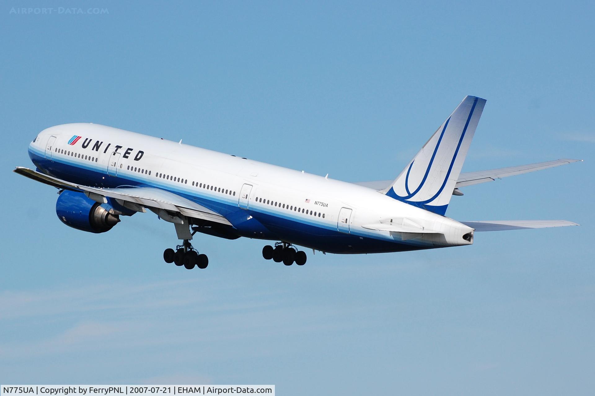 N775UA, 1995 Boeing 777-222 C/N 26947, Lift-off for UA B772