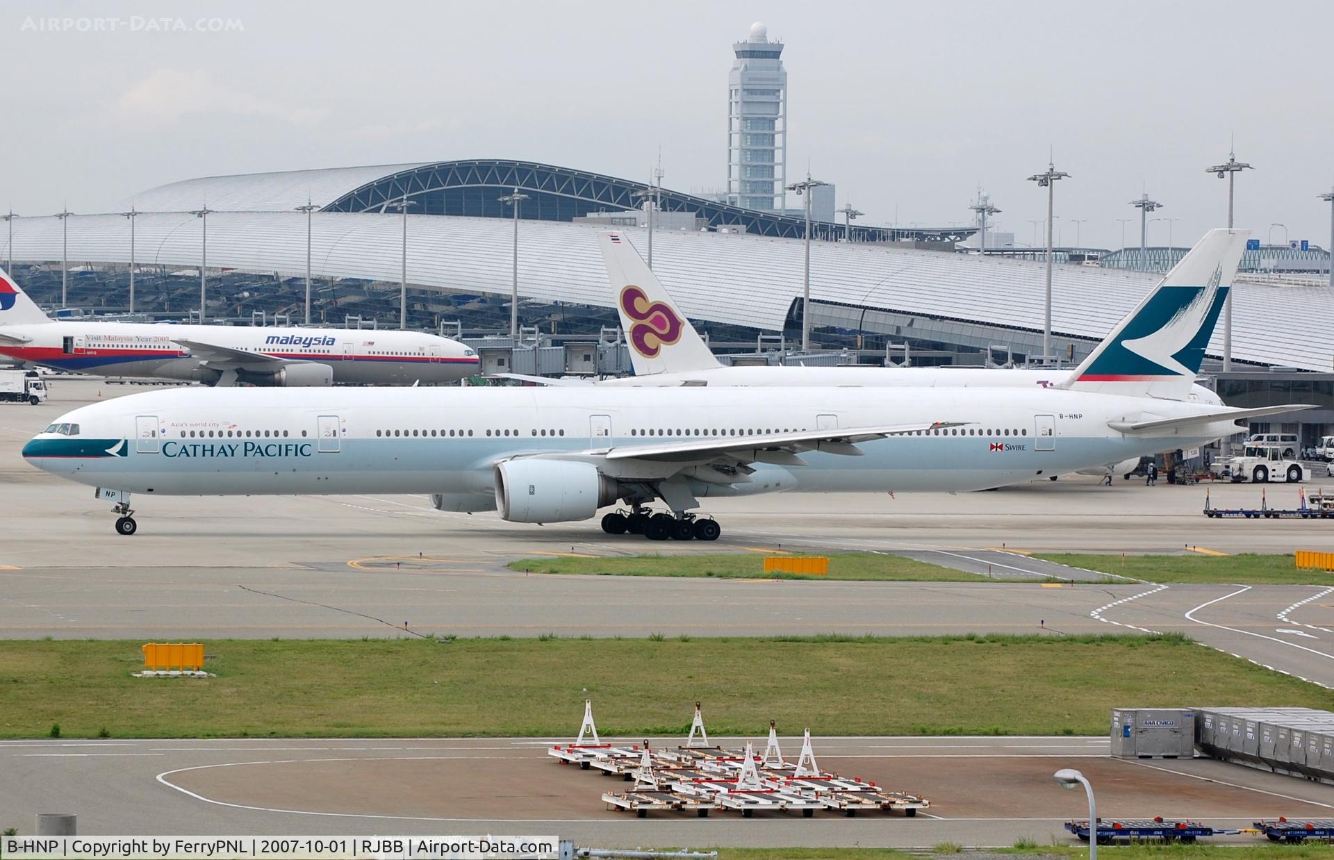 B-HNP, 2005 Boeing 777-367 C/N 34243, CX B773 in KIX