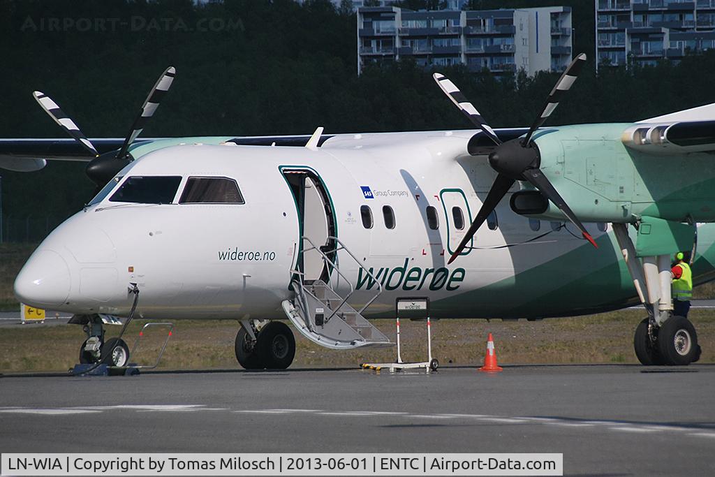 LN-WIA, 1993 De Havilland Canada DHC-8-103 Dash 8 C/N 359, 