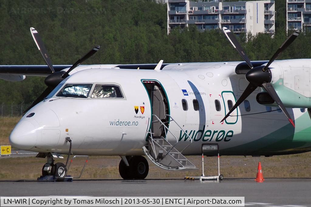 LN-WIR, 1991 De Havilland Canada DHC-8-103A Dash 8 C/N 273, 