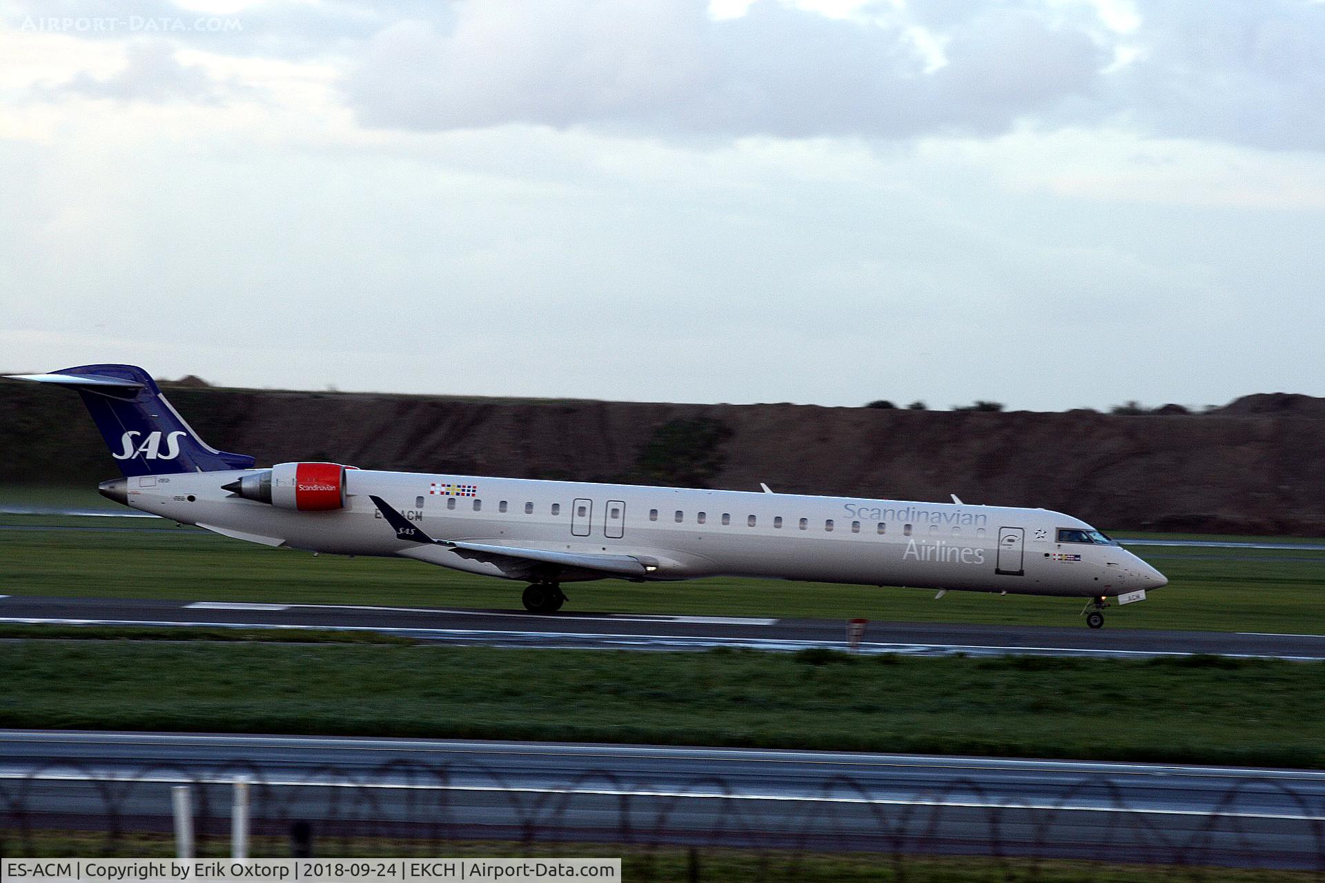 ES-ACM, 2008 Bombardier CRJ-900 (CL-600-2D24) C/N 15206, ES-ACM. Now in full SAS c/s. Taking off rw 22R