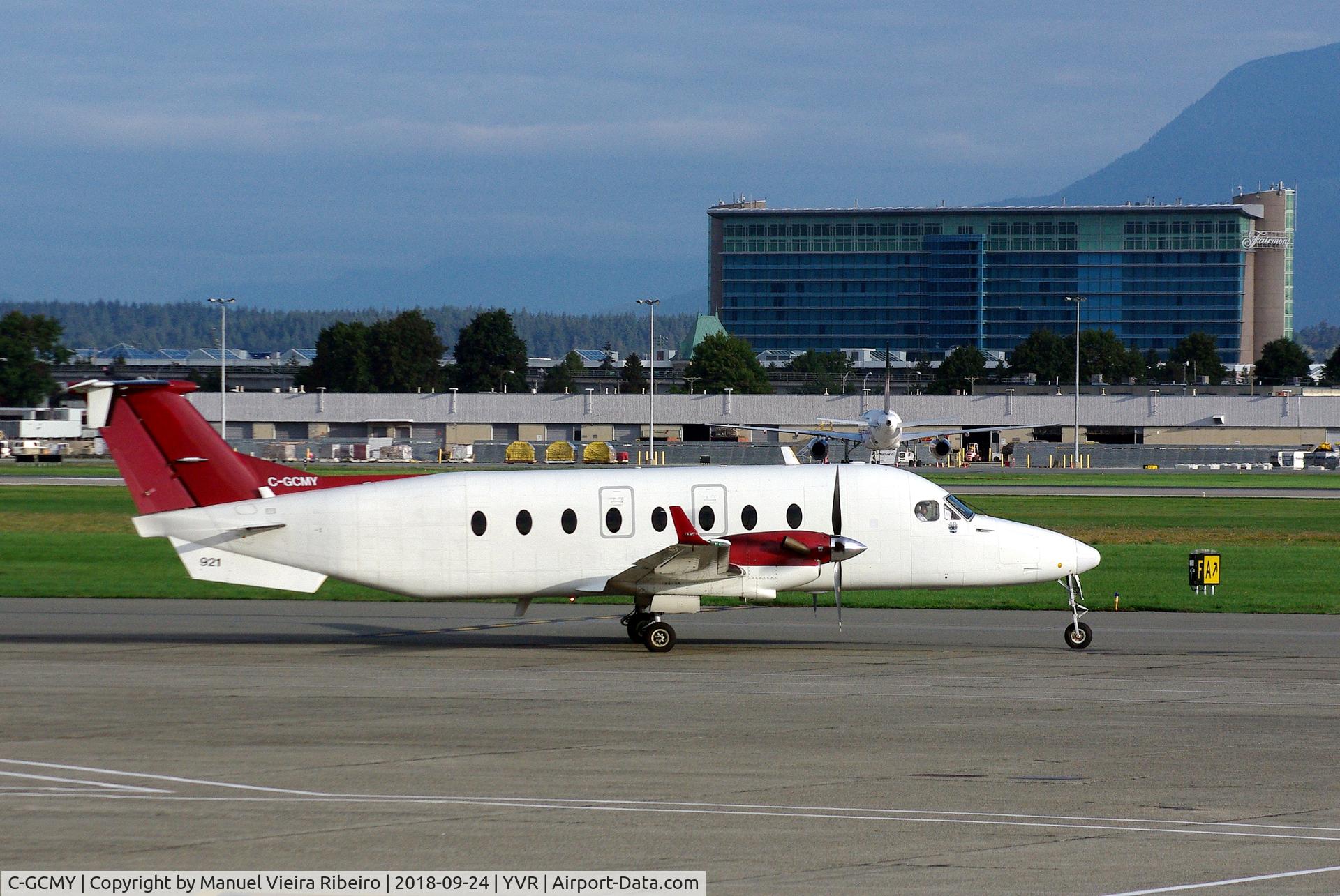 C-GCMY, 1997 Beech 1900D C/N UE-287, Operating titles or logo