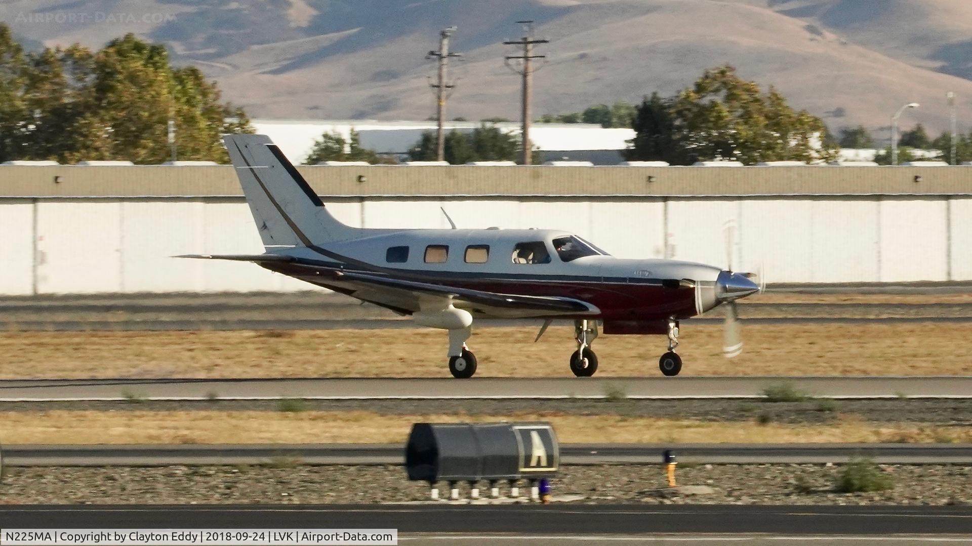 N225MA, 2001 Piper PA-46-500TP C/N 4697106, Livermore Airport California 2018.
