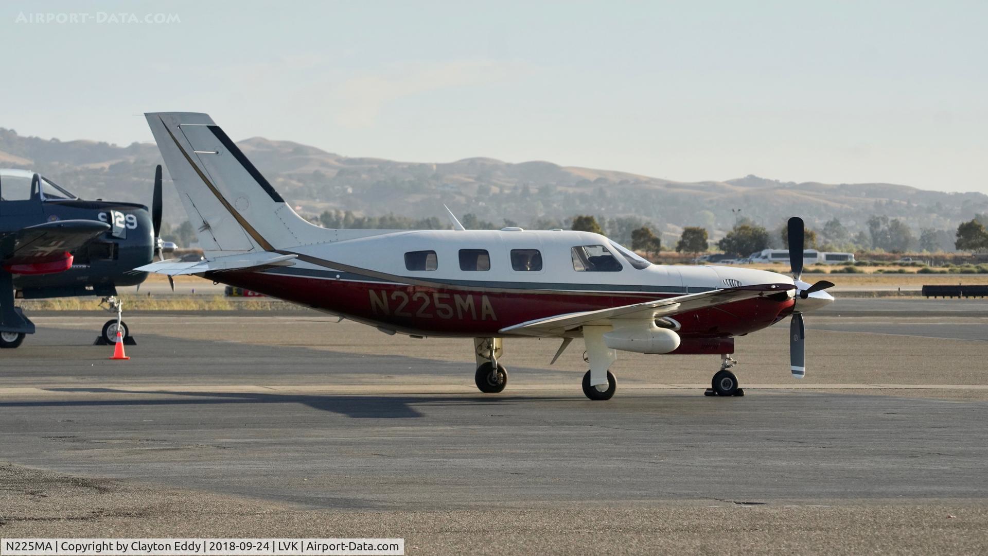 N225MA, 2001 Piper PA-46-500TP C/N 4697106, Livermore Airport California 2018.