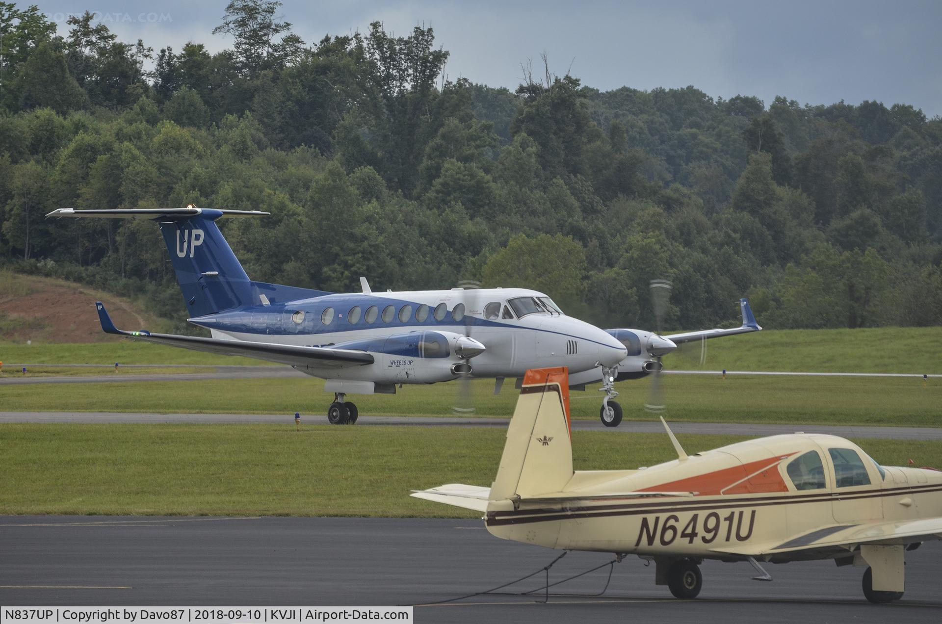N837UP, 2014 Beechcraft B350i King Air C/N FL-967, Just landed at Virginia Highlands Airport in Abingdon, VA.