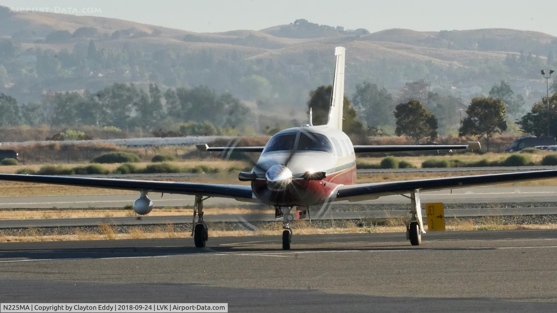 N225MA, 2001 Piper PA-46-500TP C/N 4697106, Livermore Airport California 2018.