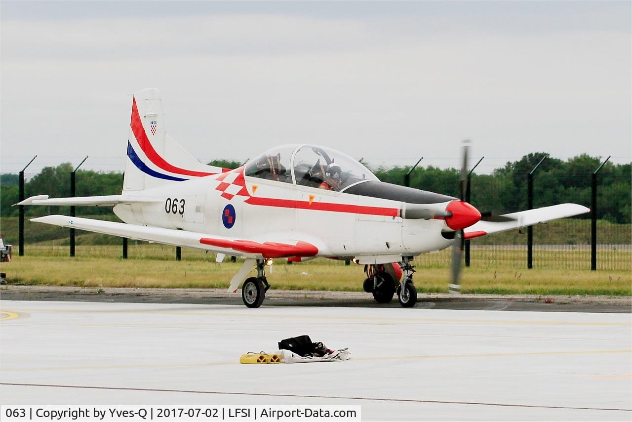 063, Pilatus PC-9M C/N 626, Pilatus PC-9M, Croatian Air Force aerobatic team, Taxiing to flight line, St Dizier-Robinson Air Base 113 (LFSI) Open day 2017